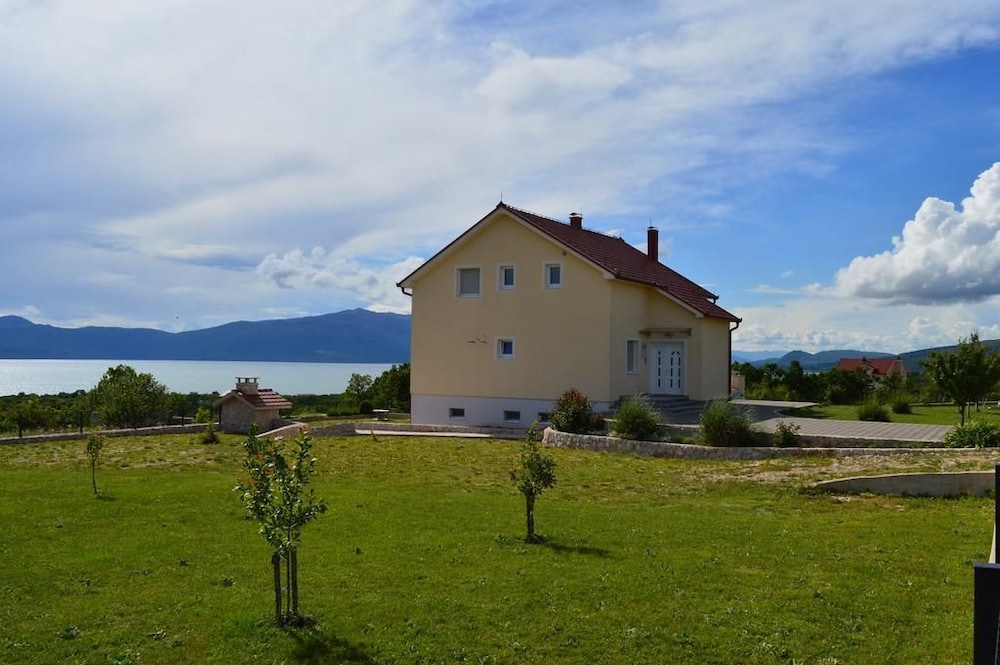 Blue Lake Luxury Accommodation — 4-Star Luxury Hotel in Podhum, Bosnia and Herzegovina