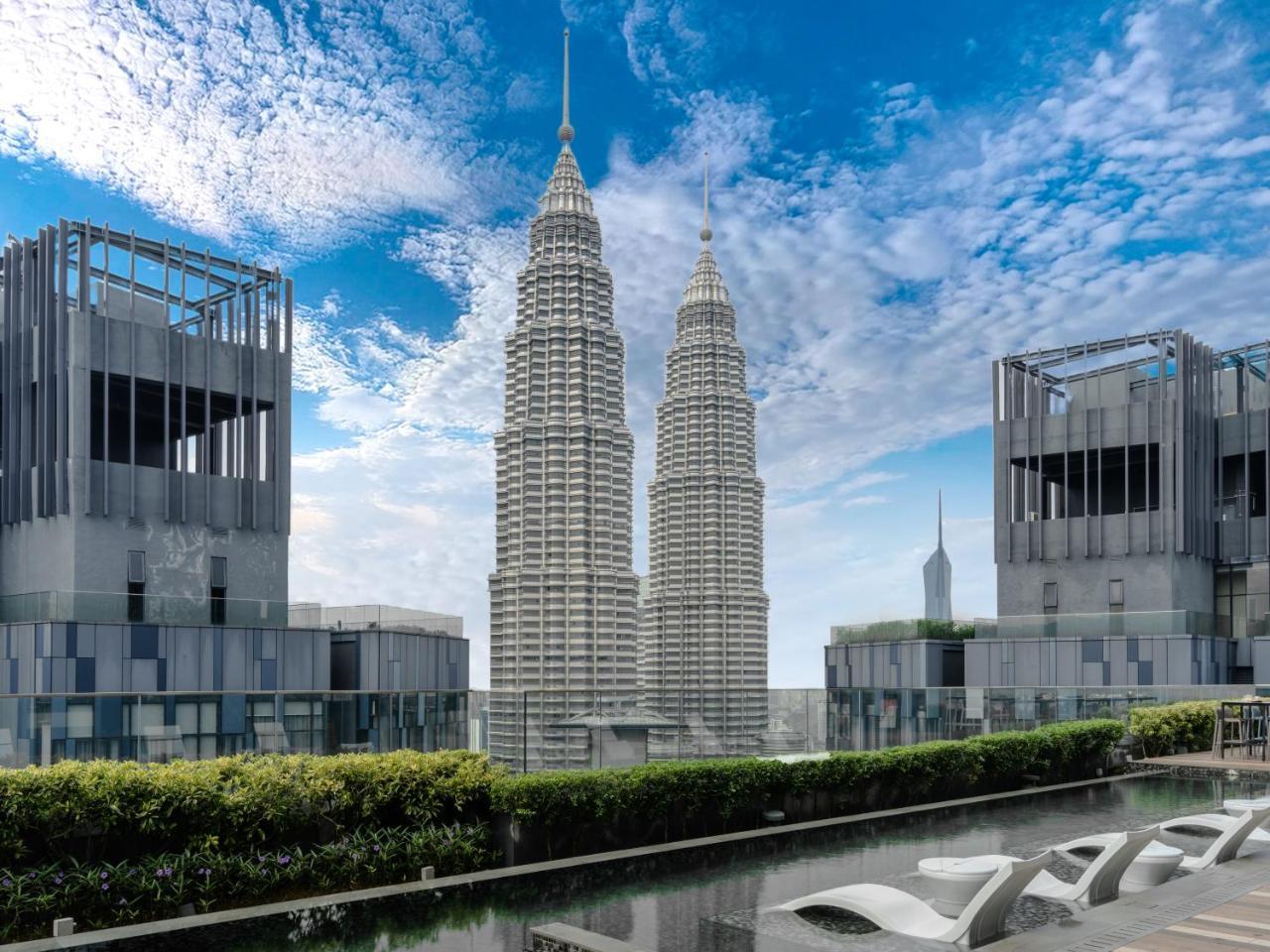 Star KLCC Twin Tower Suite 2 3pax by DingDing — 4-Star Luxury Hotel in Kuala Lumpur, Malaysia