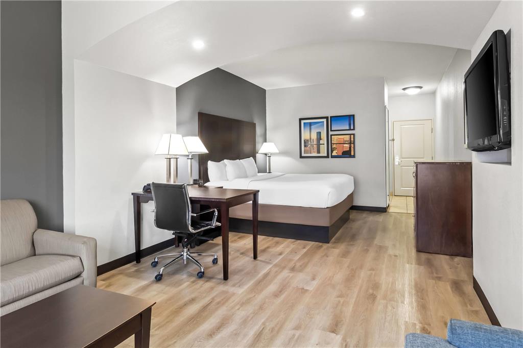 La Quinta Inn & Suites by Wyndham Houston Energy Corridor - photo 19