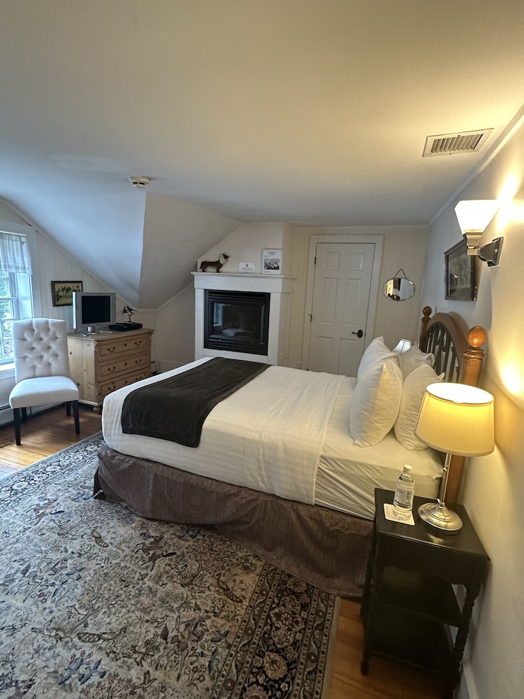 Buttermilk Falls Inn - photo 10