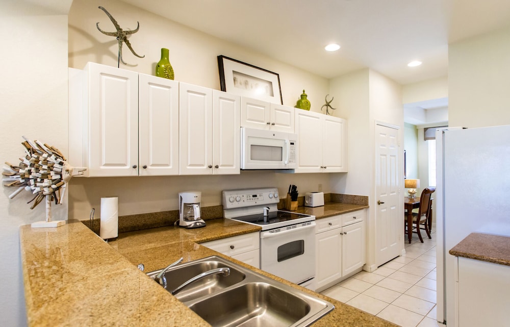 Messina Vacation Rental at Lely Resort. Spacious 3 BR 2 Bath Condo with Lake Views and Handicap Accessibility. Enjoy Community Pool Hot Tub and Proximity to Naples Beaches and Dining - photo 11