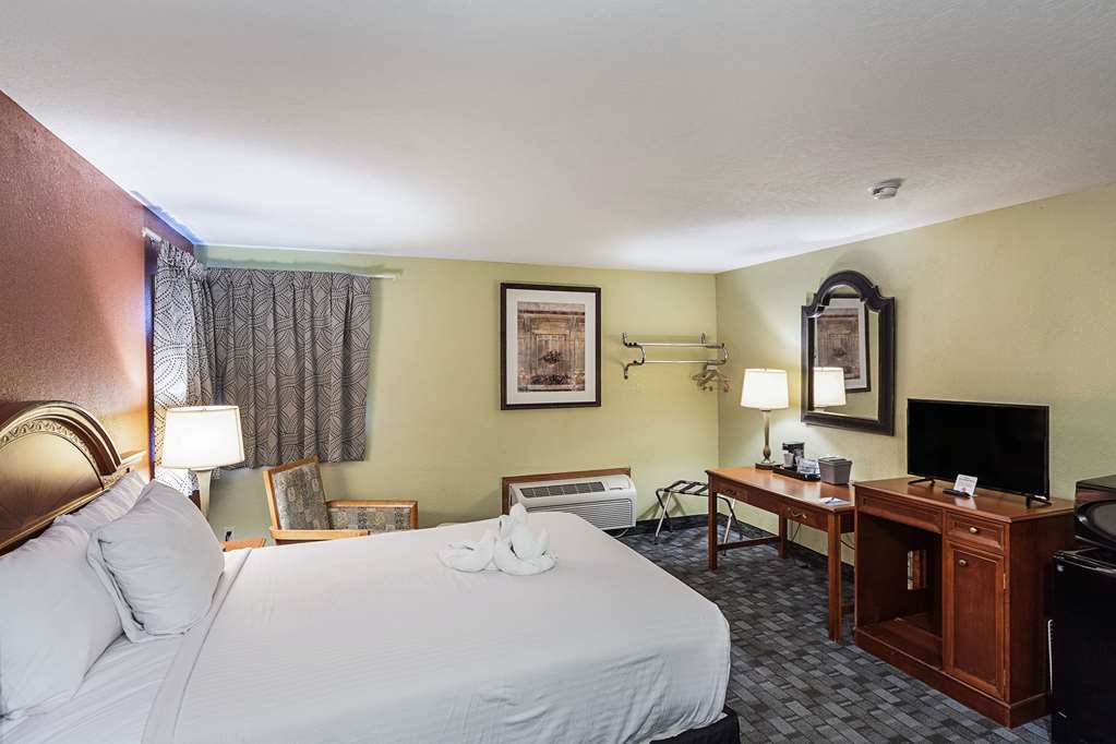 Rodeway Inn Wauseon - photo 16