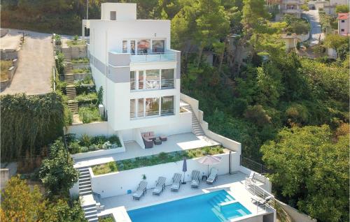 4 Bedroom Amazing Home In Podstrana — 5-Star Luxury Hotel in Podstrana, Croatia