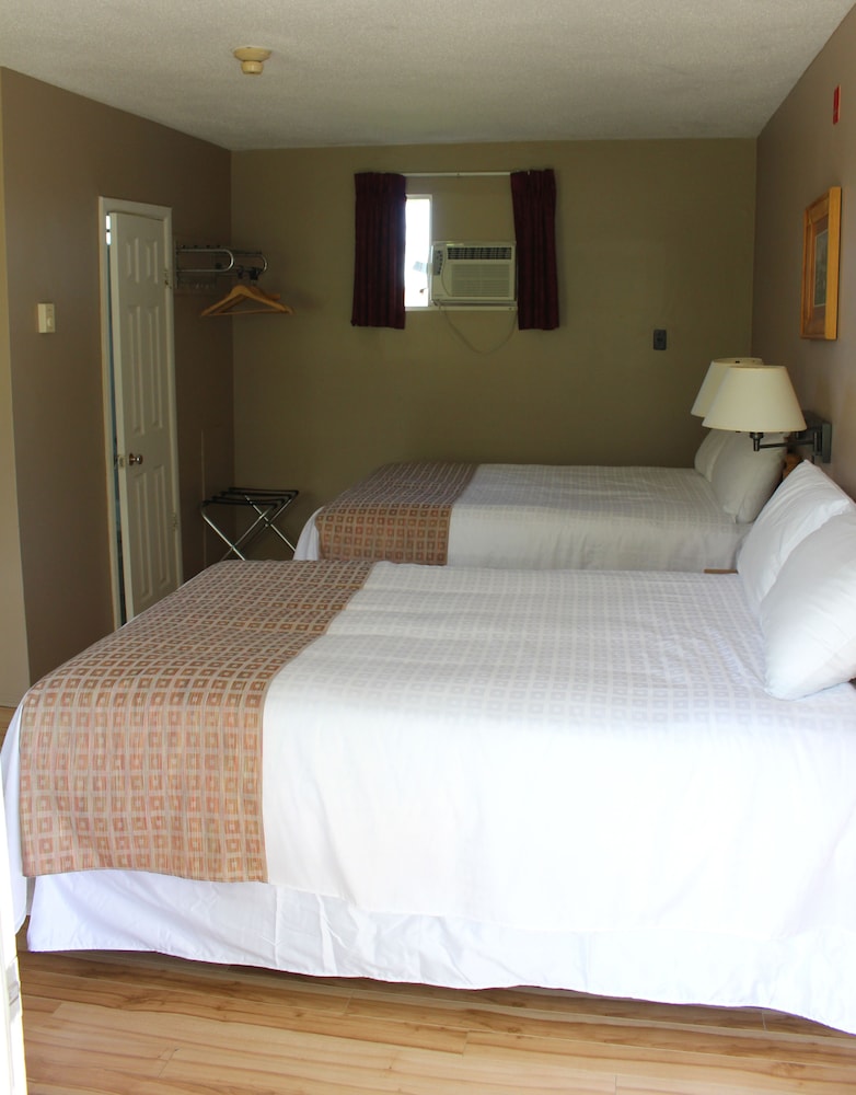 Colonial Resort 1000 Islands — Gananoque — photo 4