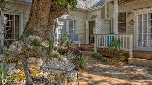 Hidden Oasis Colony - last minute hotel in Key West