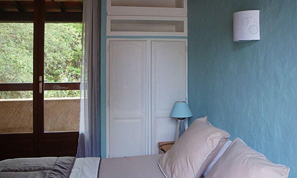 Le Patio Bleu — La Crau — photo 2