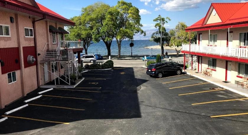 SlumberLodge Hotel in Penticton, Canada