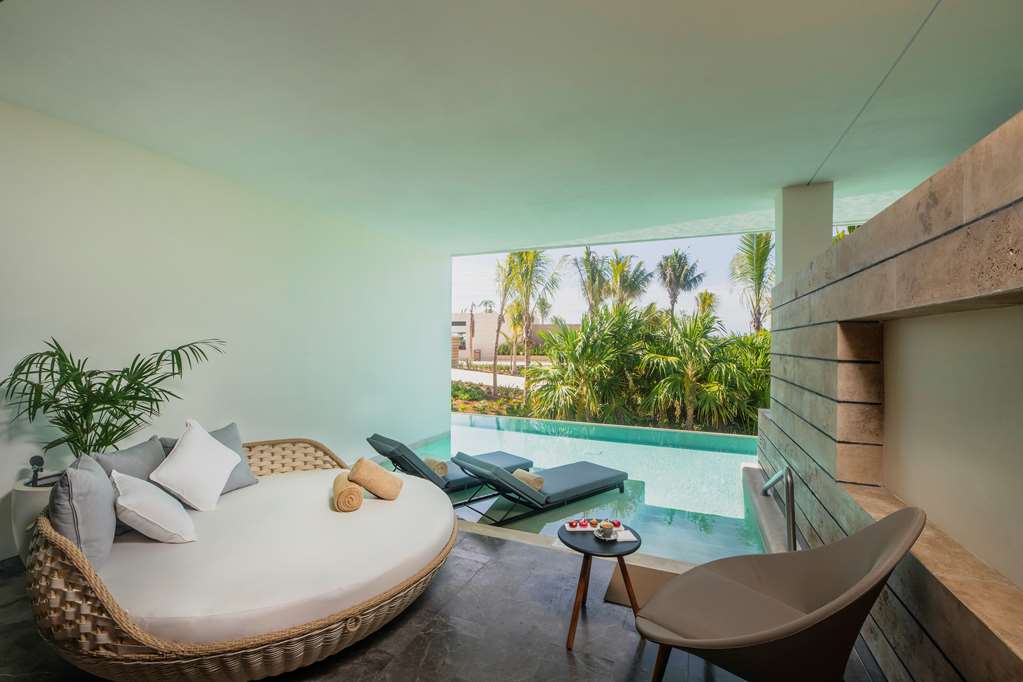 Junior Suite Swim Out - Terrace