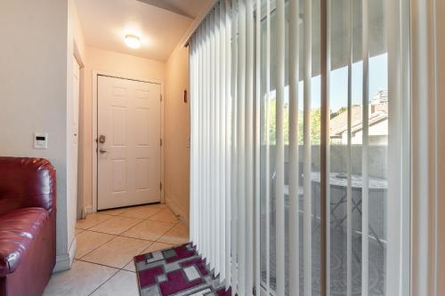 Stylish Cozy 2BR 2BA Condo near Rio Vegas Luxury
