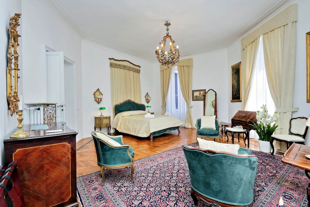 Prestigious Apartment Via Veneto — 5-Star Luxury Hotel in Rome, Italy