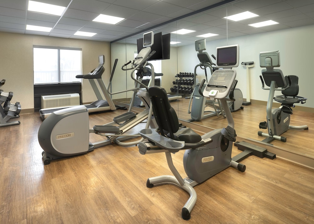 Holiday Inn Express & Suites Olive Branch by IHG - photo 18
