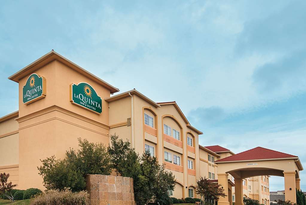 La Quinta Inn & Suites by Wyndham Woodway Waco South - photo 4