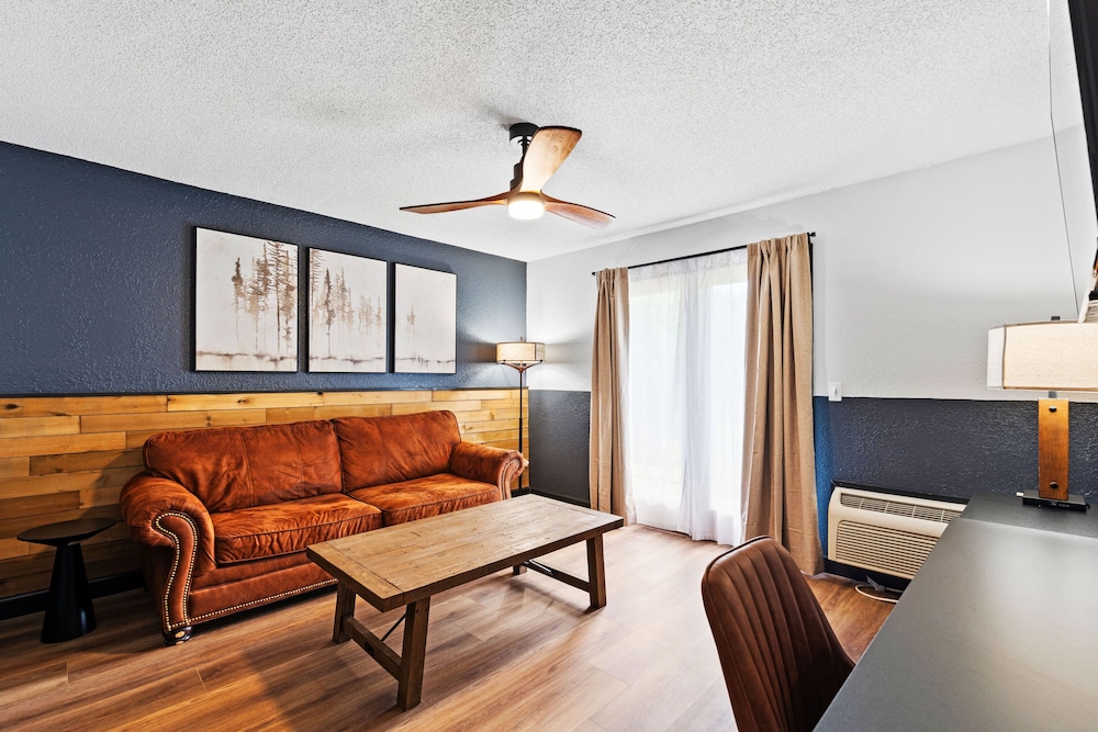 Tremont Lodge & Resort - photo 168