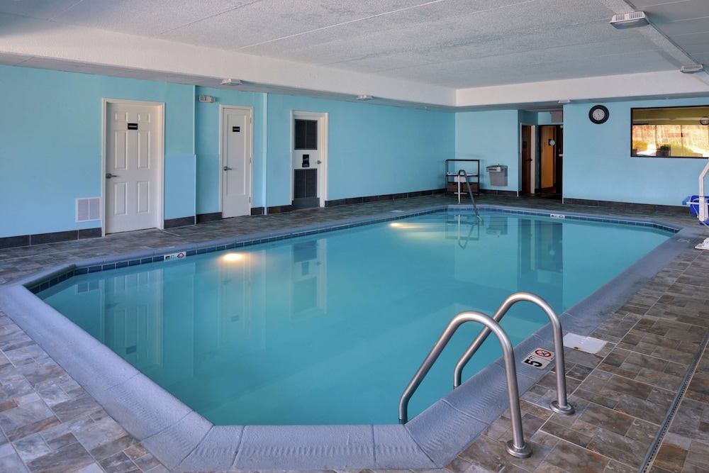 Hampton Inn Columbus East - photo 27