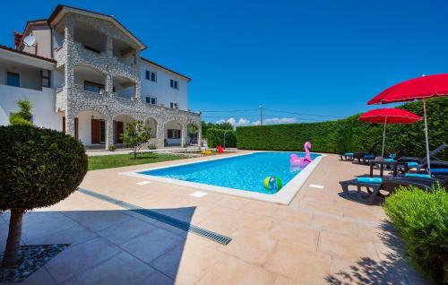 Holiday Home Boljevici 38 — 4-Star Luxury Hotel in Krsan, Croatia