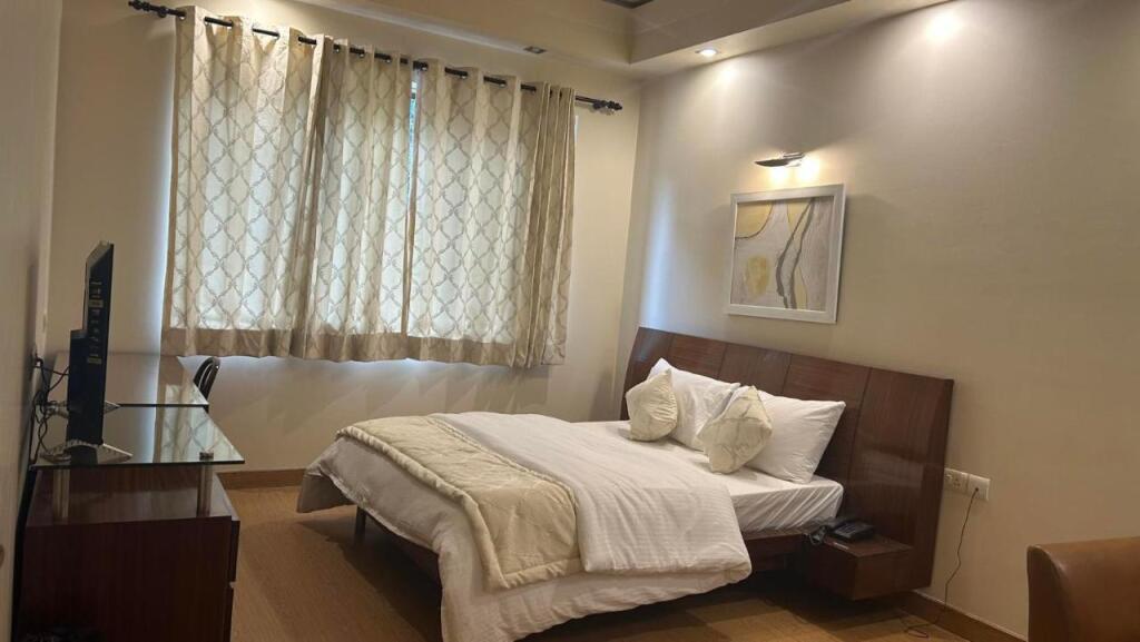 Enkay Suites DLF CyberCity