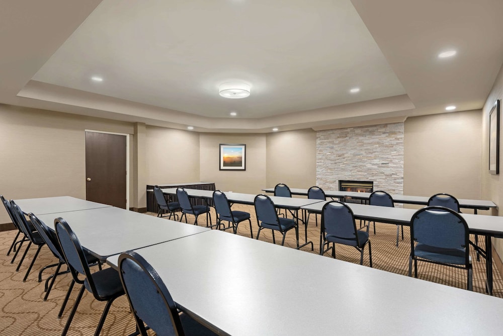 Comfort Suites Lafayette University Area - photo 42