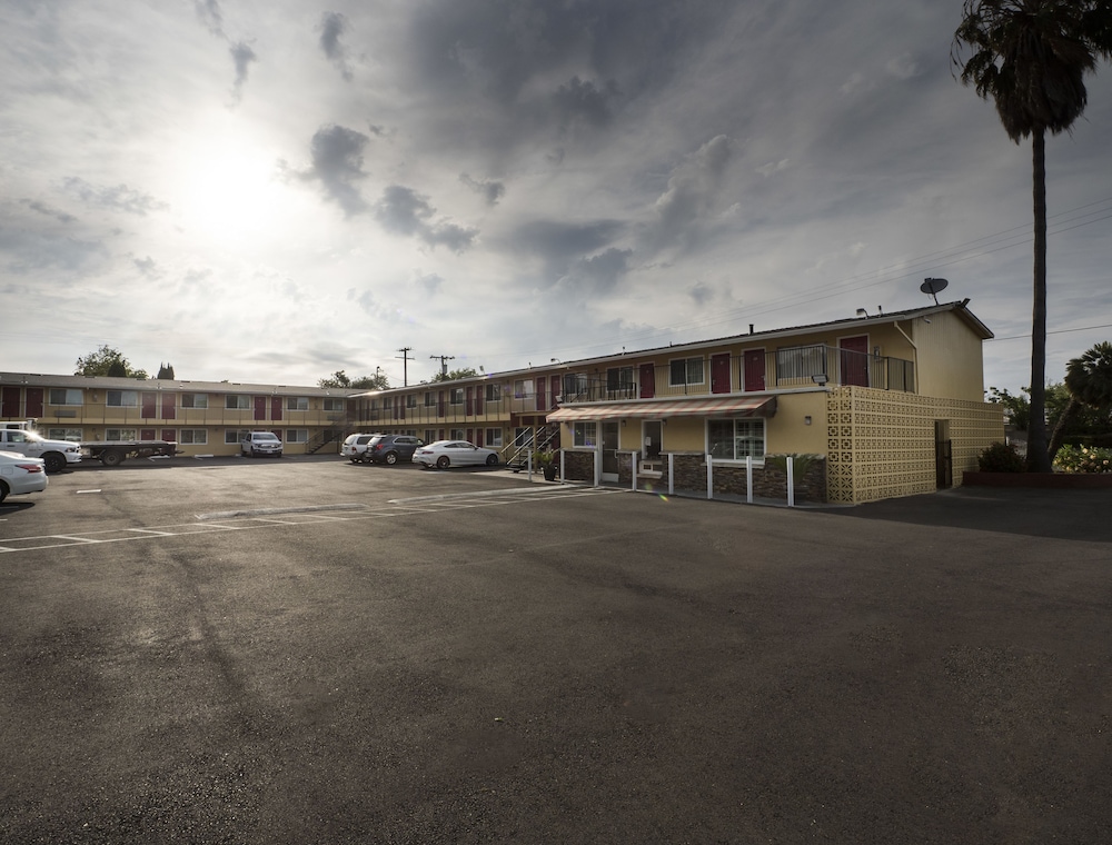 Sky Riders Motel - photo 19