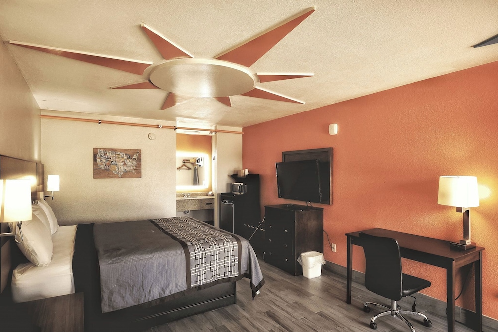Hotel Shenandoah Woodlands Mall - photo 27