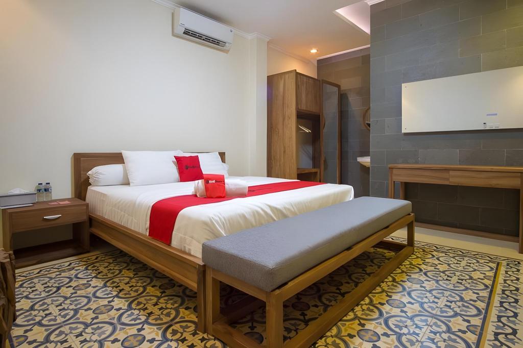 RedDoorz @ Letjend S.Parman Pacitan — hotel in Pacitan