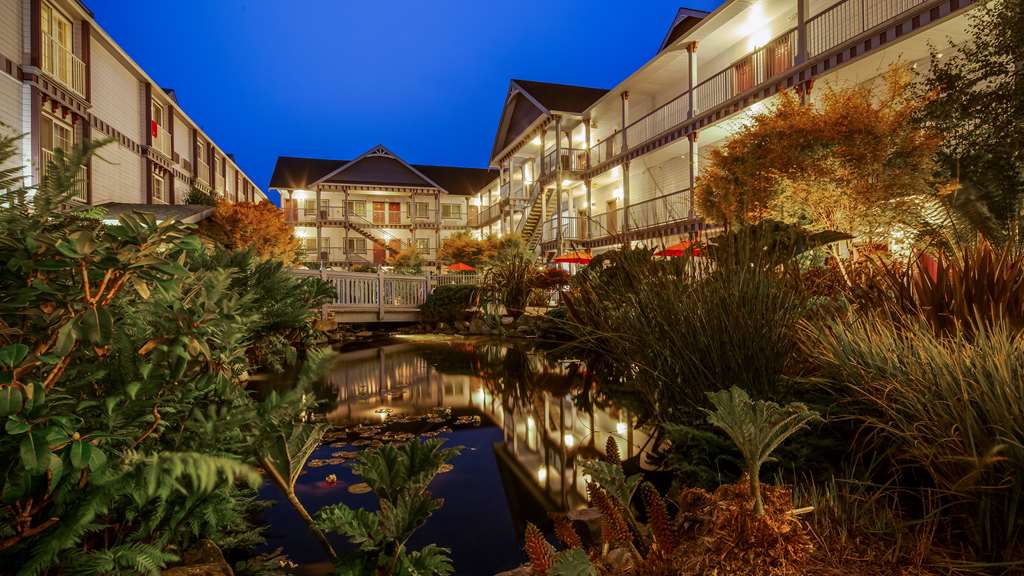 Best Western Plus Bayshore Inn - photo 11