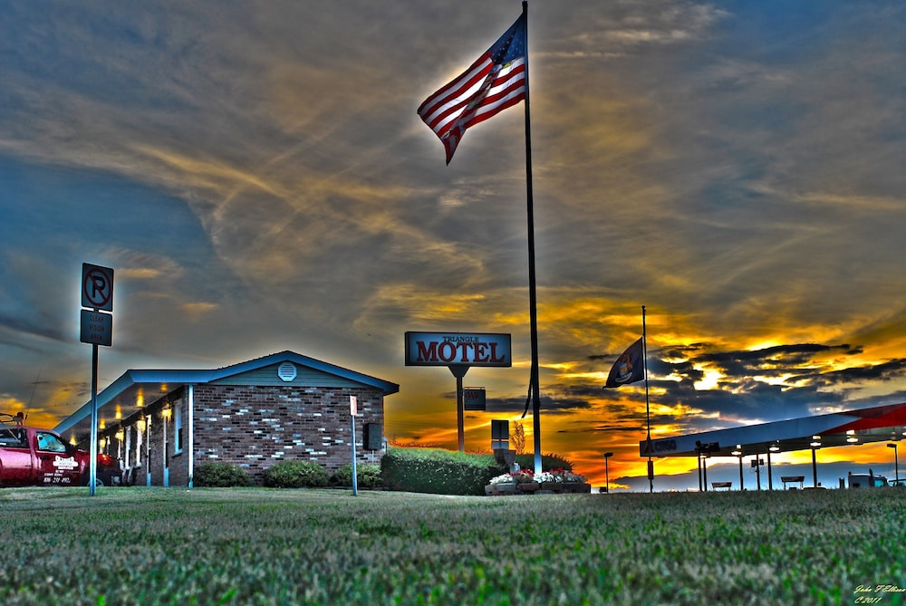 The Triangle Motel - photo 25