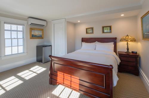 The Clarendon House - photo 10