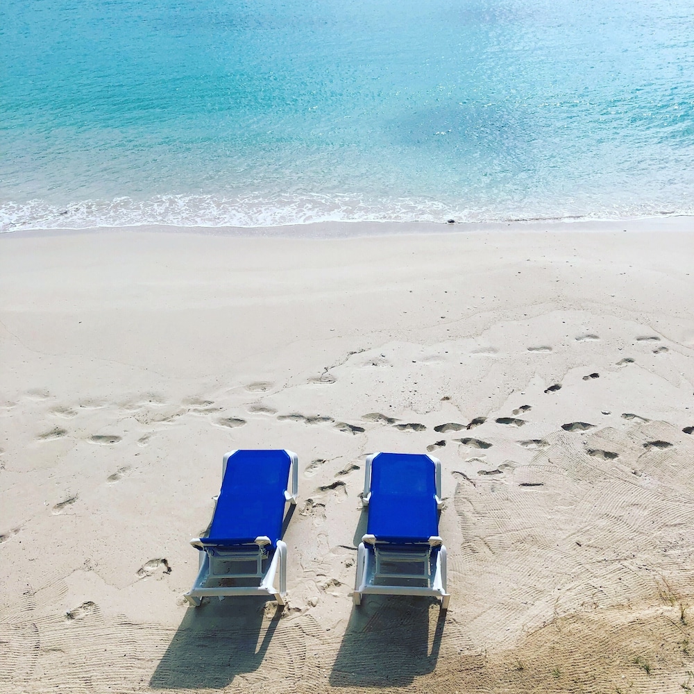 Rendezvous Bay Hotel — Blowing Point Village — photo 5