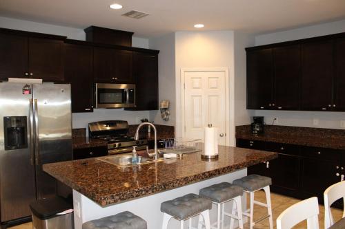 Gated SW Las Vegas home near 215 LAS Red Rock Summerlin
