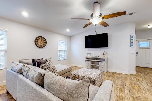 Rnr: Residential Navarre Retreat in Navarre, United States