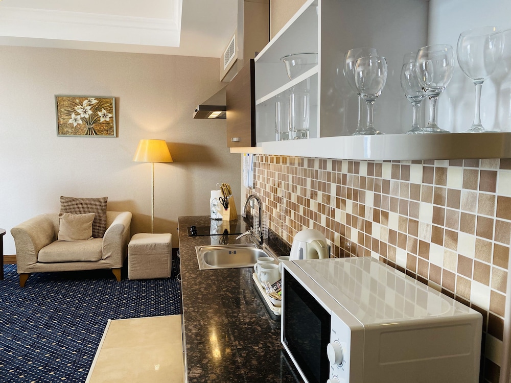 Parkside Hotel and Apartments — Baku — photo 4