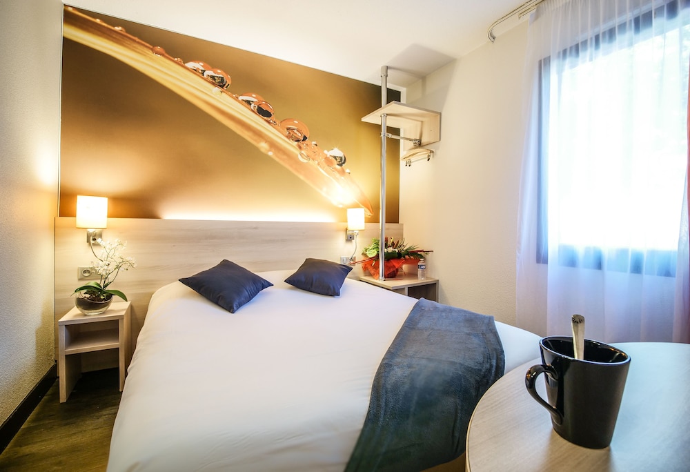 Hotel Inn Design Restaurant Vannes — Theix