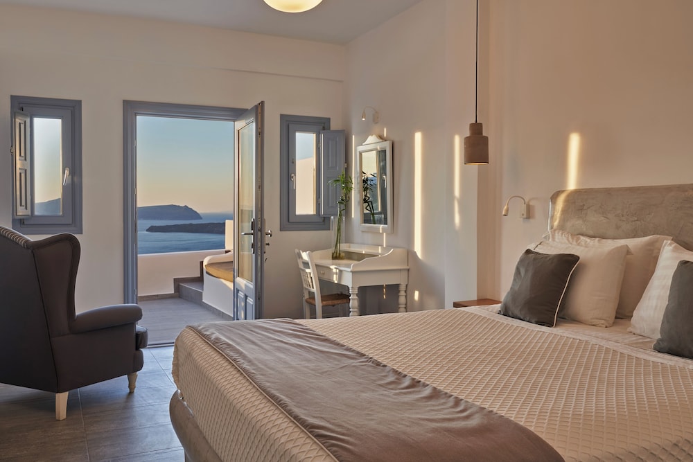 Apanemo Hotel & Suites — Emporeio — photo 3