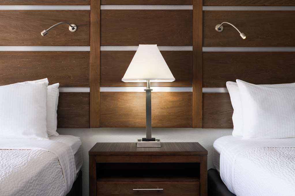 Best Western Plus College Station Inn & Suites - photo 7