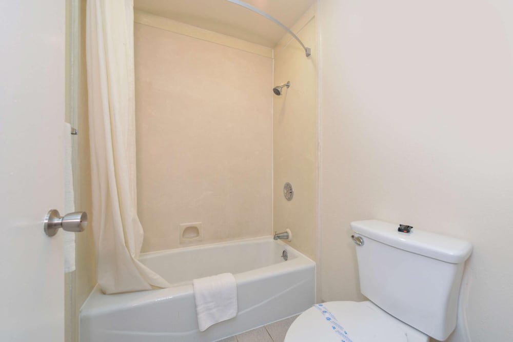 Atascadero Inn - photo 28
