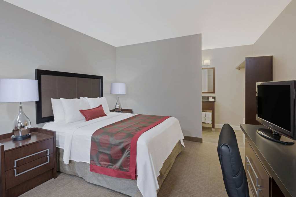 Ramada by Wyndham Boston - photo 11