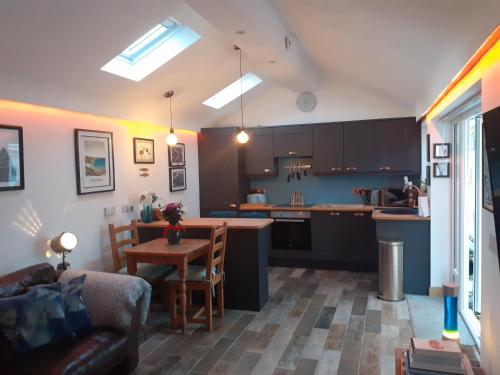 The Bird House at Invergarry Pet friendly — 4-Star Luxury Hotel in Windermere, United Kingdom