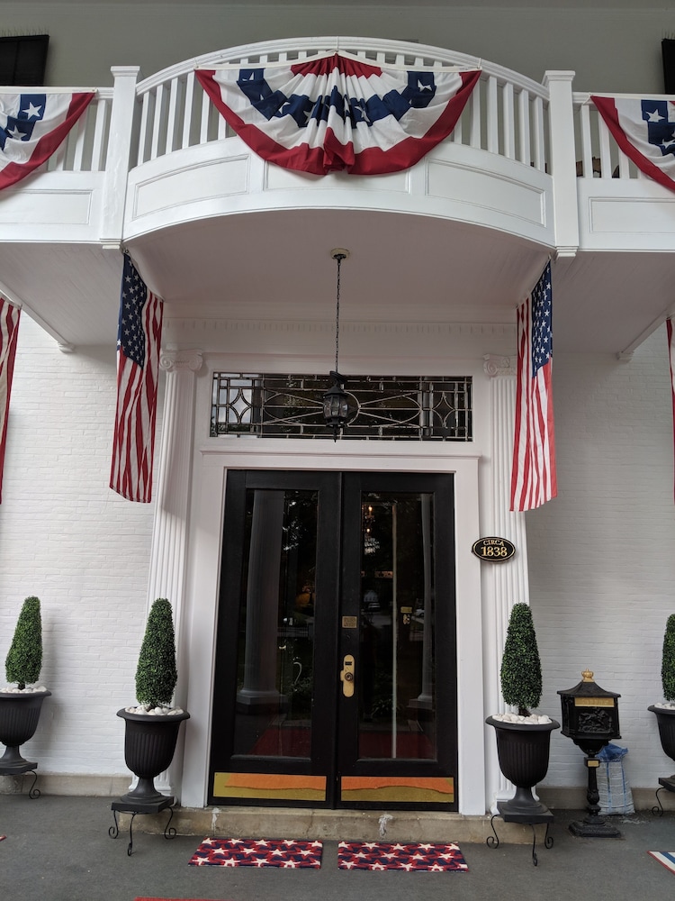 Allegiance Bed and Breakfast - photo 24