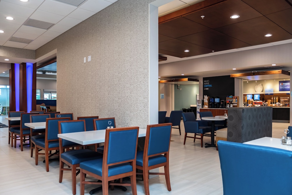 Holiday Inn Express & Suites Orlando Lake Buena Vista by IHG - photo 22