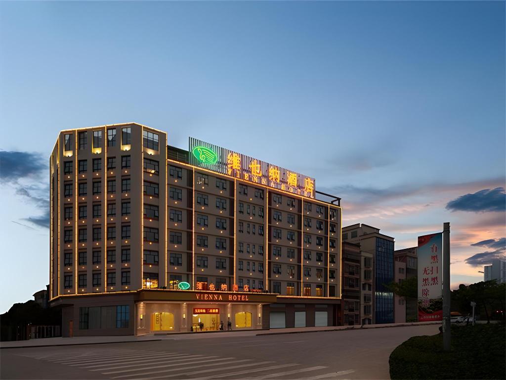 Vienna Hotel Huiyang Sanhe Square in Huizhou, People's Republic of China