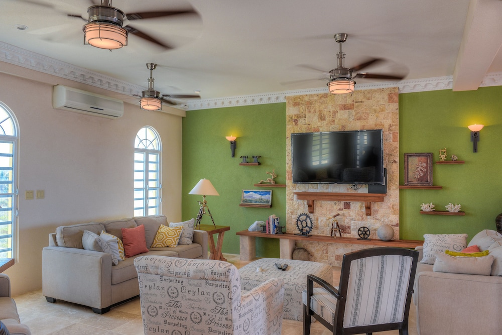 Crystal Sunrise Villa The Valley — 4-Star Luxury Hotel in The Valley, Anguilla
