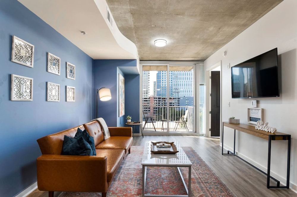 Atlanta Midtown High Rise Condo With King Bed Free Parking and Balcony With View — 4-Star Luxury Hotel in Atlanta, United States