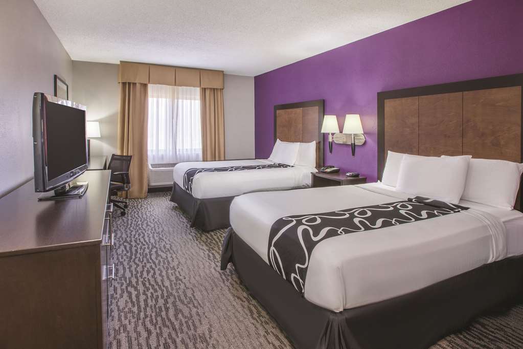 La Quinta Inn & Suites by Wyndham Erie - photo 20