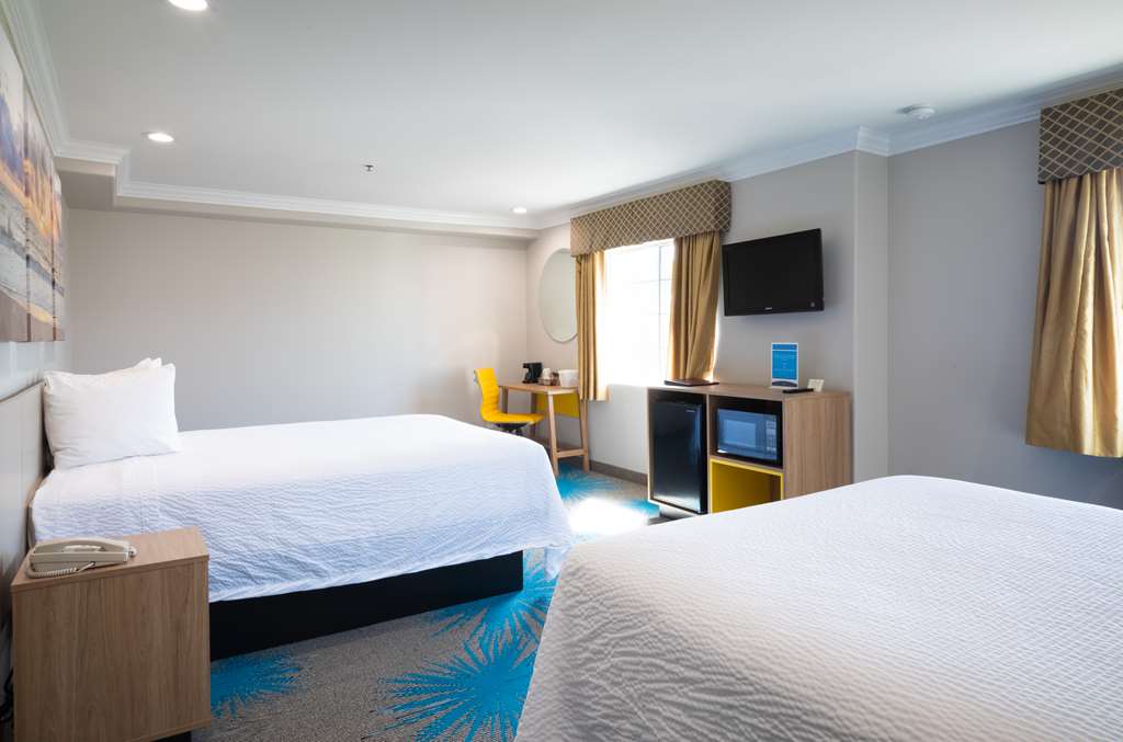 Days Inn by Wyndham Santa Monica - photo 28
