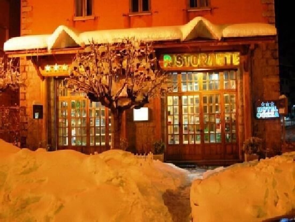 Hotel Cozza — hotel in Spezzano Della Sila