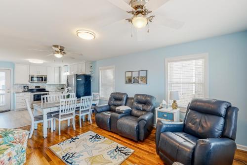 ABCT148 Atlantic Coast Cottage — 4-Star Luxury Hotel in Atlantic Beach, United States