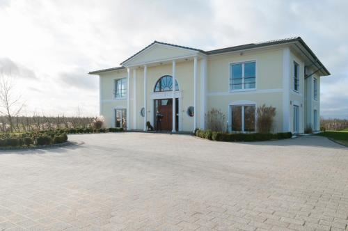 Hotel Villa Altes Land — Jork — photo 2