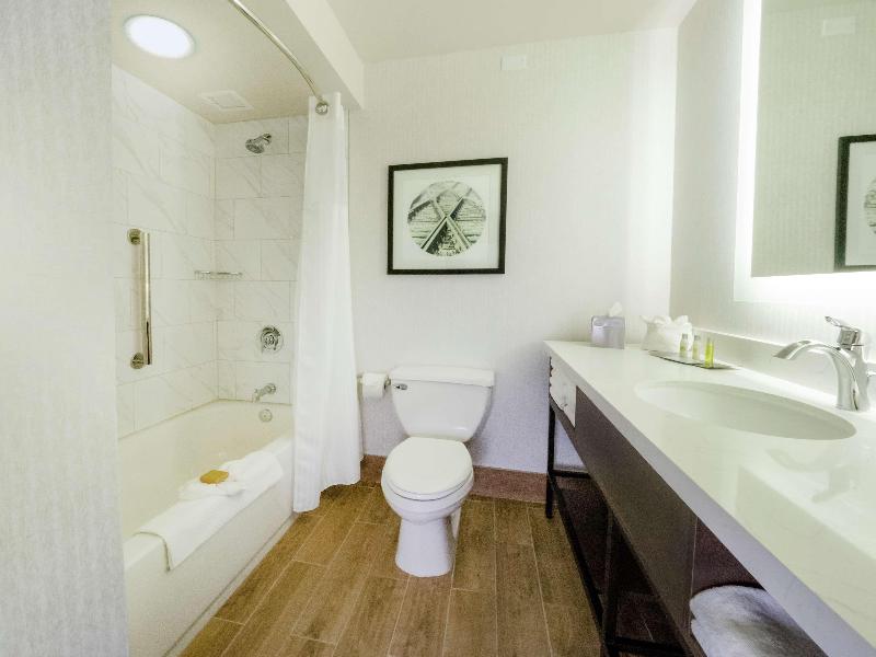 DoubleTree by Hilton Jamestown - photo 77
