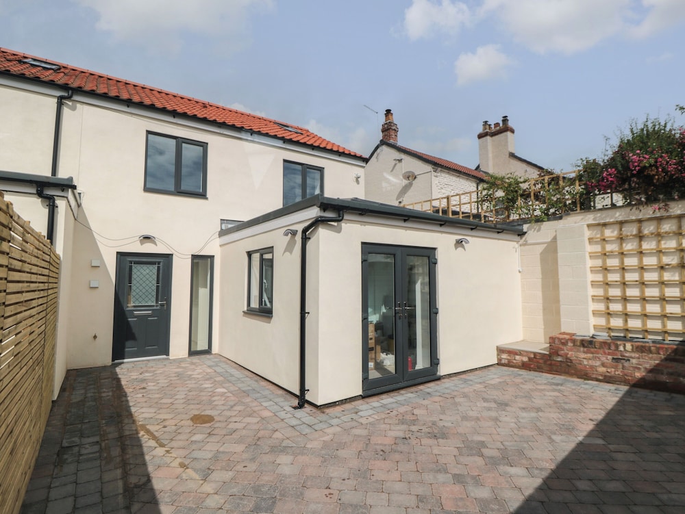 2 Staveley Cottages — Driffield