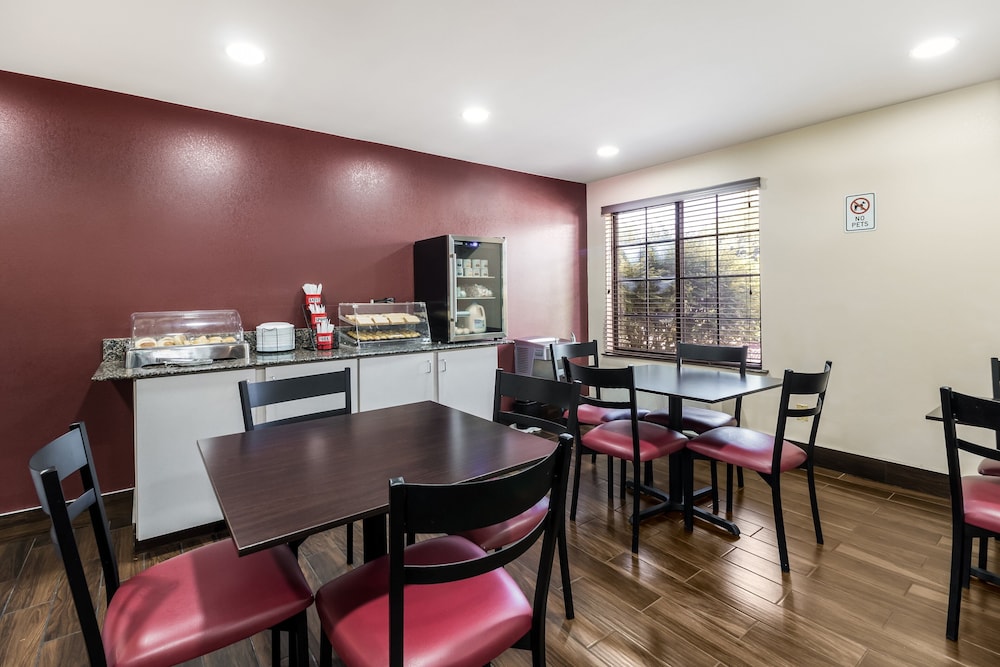 Red Roof Inn Murfreesboro - photo 22